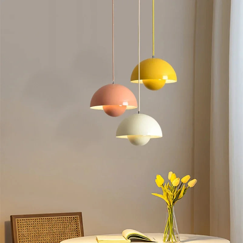 Plafonnier boule suspendue au design nordique moderne